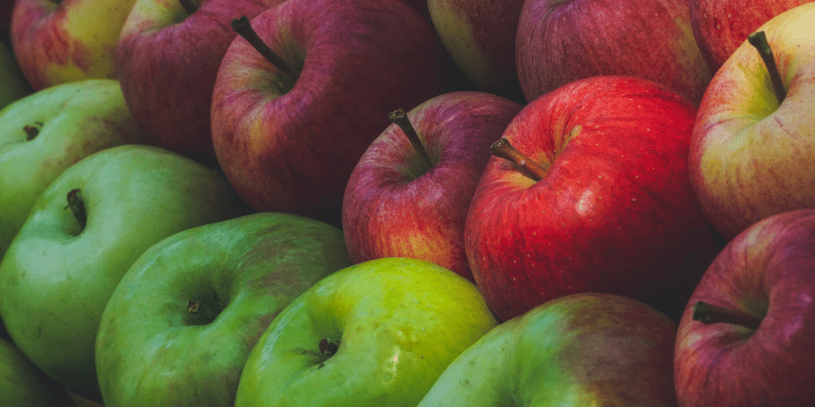 green and red apples