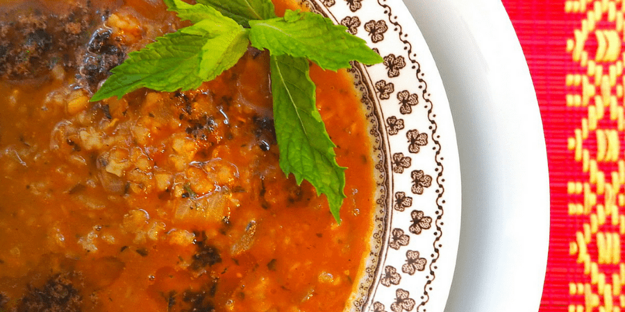 Ezogelin Çorbası - Turkish spicy red lentil soup